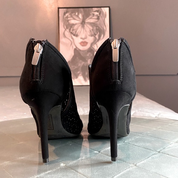 Cristian Siriano heeled booties - Picture 4 of 7